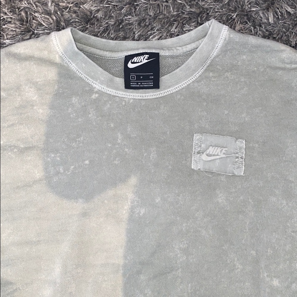 Crew neck - Picture 2 of 2